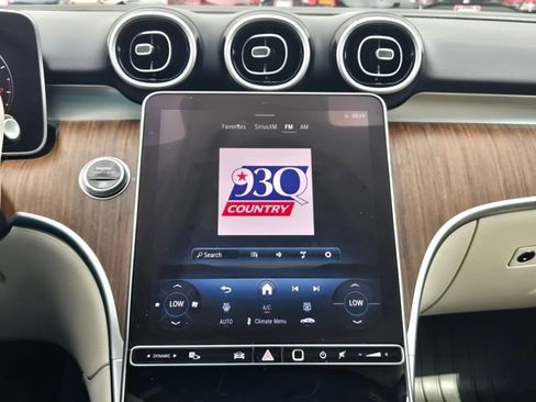 Used 2025 Mercedes-Benz C 300 Sedan image 24