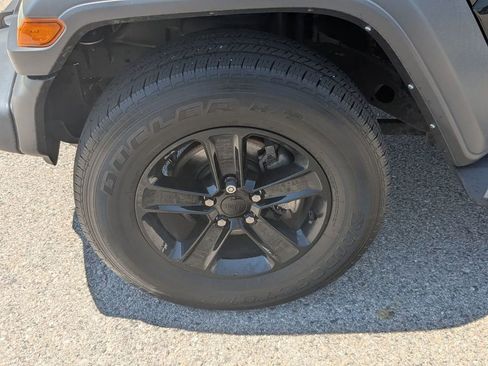 Used 2023 Jeep Wrangler Unlimited Sport AWD/4WD image 9