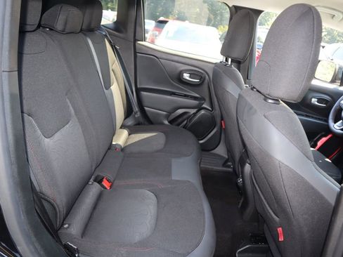 Used 2023 Jeep Renegade Trailhawk image 18