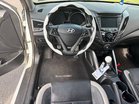 Used 2015 Hyundai Veloster Turbo FWD image 20