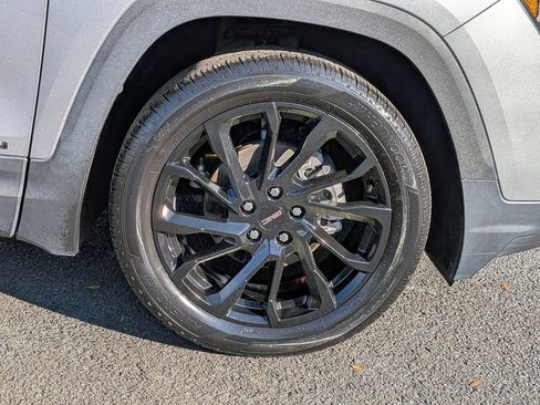 Used 2023 GMC Terrain SLE w/ Driver Convenience Package image 10