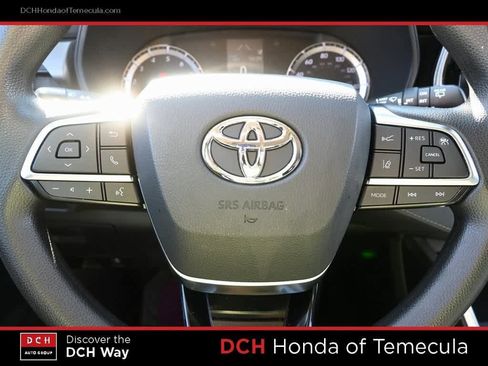Used 2021 Toyota Highlander L image 9