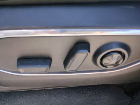 Used 2022 Jeep Wagoneer Series II RWD image 23