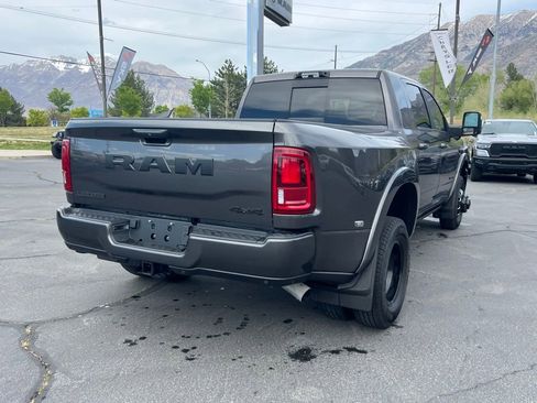 Used 2025 RAM 3500 Laramie AWD/4WD image 7