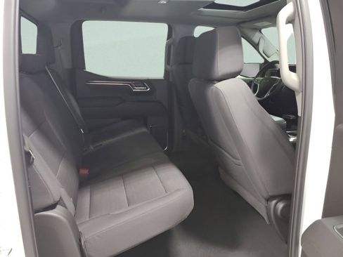Used 2026 Chevrolet Silverado 1500 LT Trail Boss w/ Convenience Package II AWD/4WD image 17