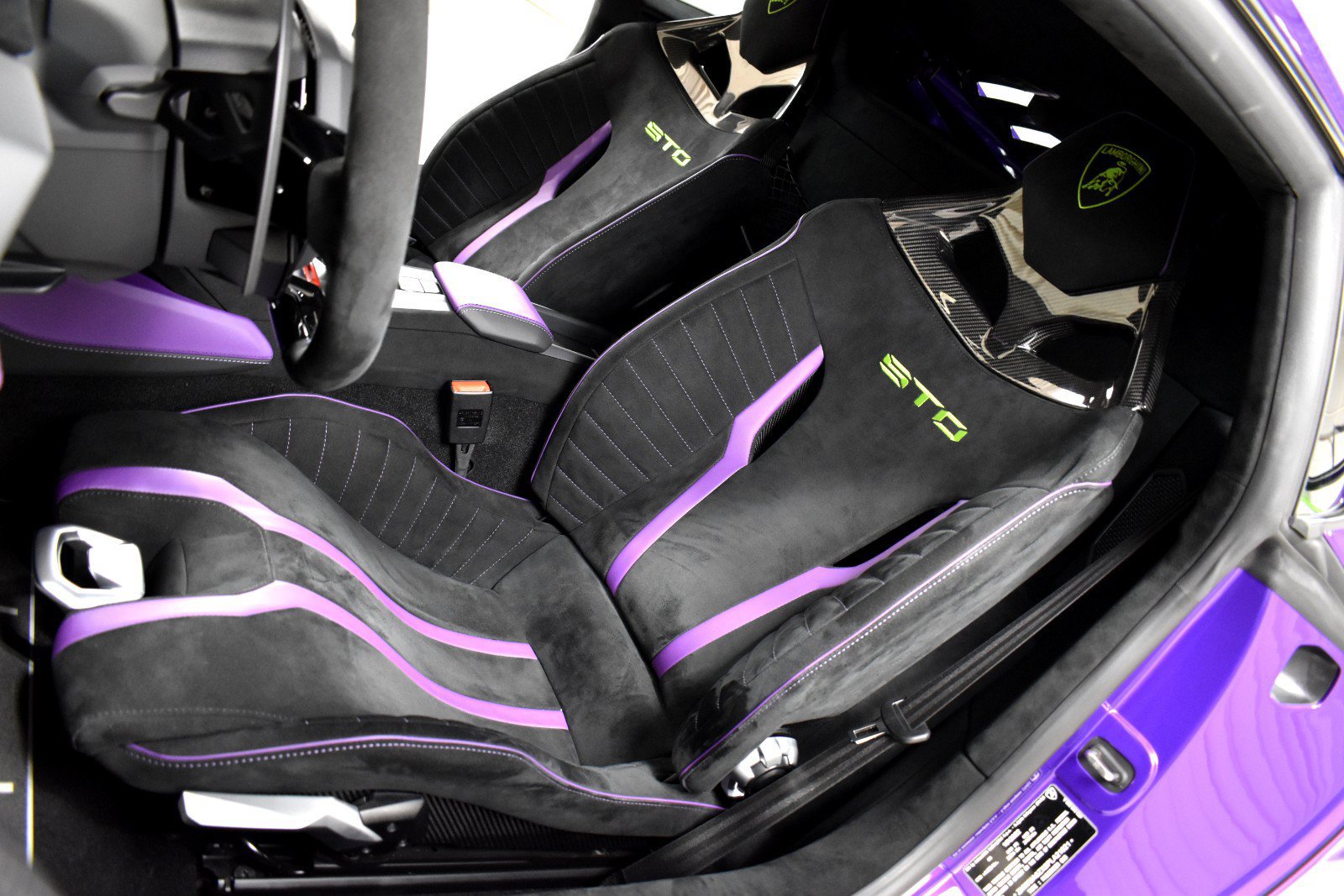 Used 2023 Lamborghini Huracan STO RWD image 31