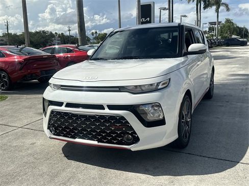 Certified 2022 Kia Soul GT-Line image 3