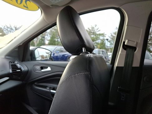 Used 2019 Ford Escape Titanium image 17