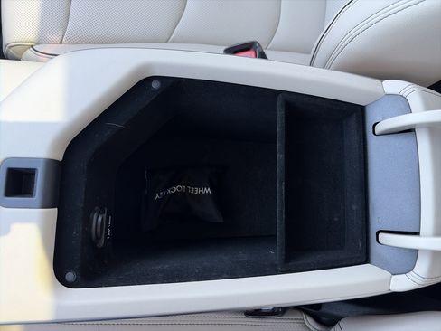 Used 2023 Genesis GV70 2.5T w/ Advanced Package image 16