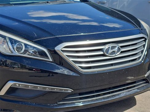 Used 2015 Hyundai Sonata SE image 2
