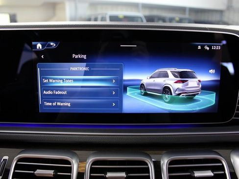 Used 2024 Mercedes-Benz GLE 450 4MATIC w/ AMG Line Exterior image 29