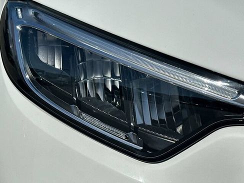 Used 2025 Mercedes-Benz GLC 300 image 32