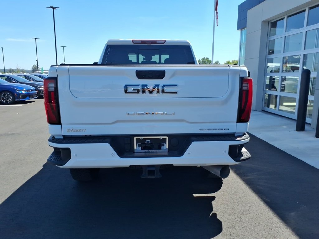 Used 2025 GMC Sierra 2500 Denali Ultimate AWD/4WD image 5