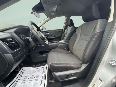 Used 2021 Nissan Rogue SV image 11