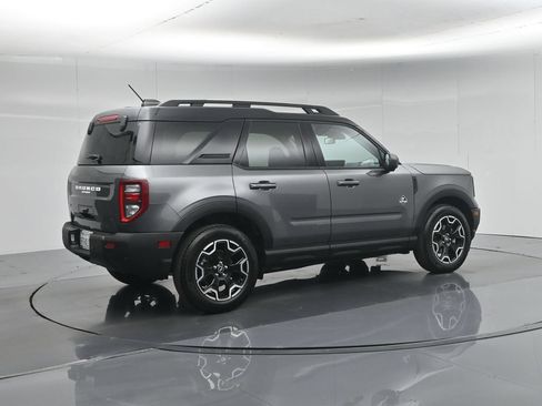 Certified 2025 Ford Bronco Sport Outer Banks w/ Outer Banks Tech Package+ AWD/4WD image 30