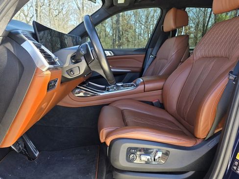 Used 2023 BMW X7 M60i image 13