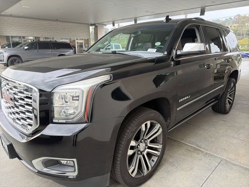 Used 2019 GMC Yukon Denali w/ Denali Ultimate Package image 3