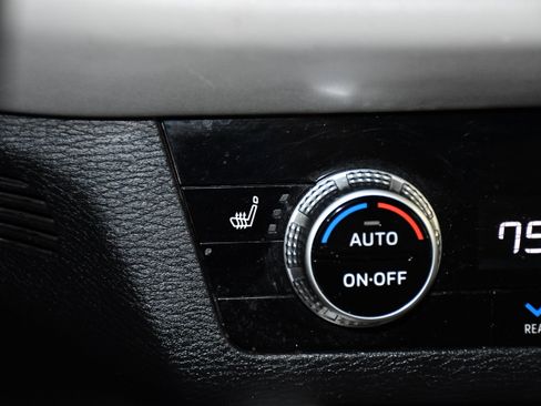 Used 2022 Mitsubishi Outlander SEL AWD/4WD image 29