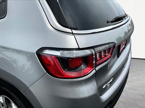 Used 2019 Jeep Compass Limited AWD/4WD image 23