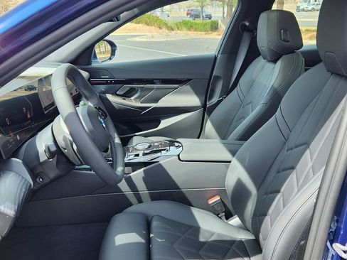 New 2026 BMW 530i xDrive w/ Premium Package AWD/4WD image 9