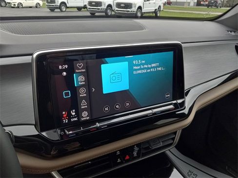 Used 2024 Volkswagen Atlas Cross Sport SE w/ Panoramic Sunroof Package image 20