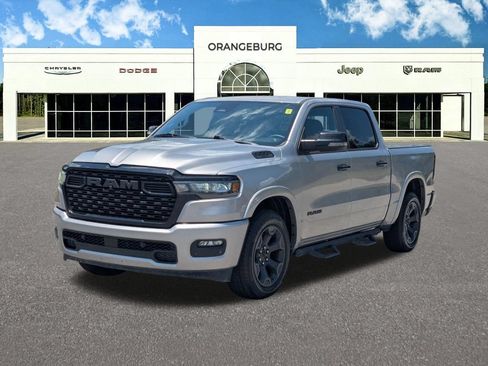 Used 2025 RAM 1500 Big Horn AWD/4WD image 3