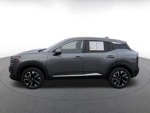 Used 2025 Nissan Kicks SV image 8