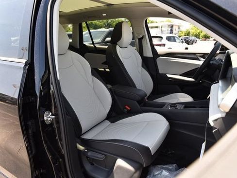 New 2026 Volkswagen Tiguan SE AWD/4WD image 20