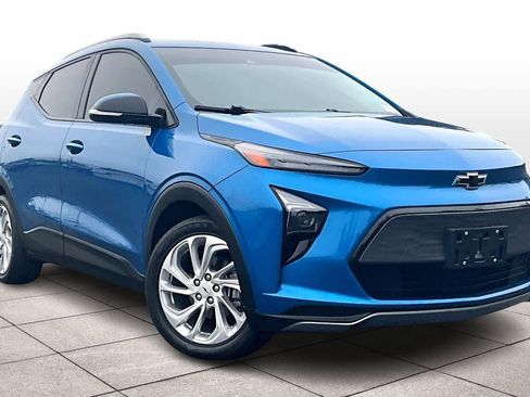 Used 2022 Chevrolet Bolt EUV LT image 2