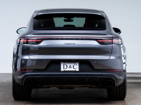 Used 2022 Porsche Cayenne Coupe AWD/4WD image 6