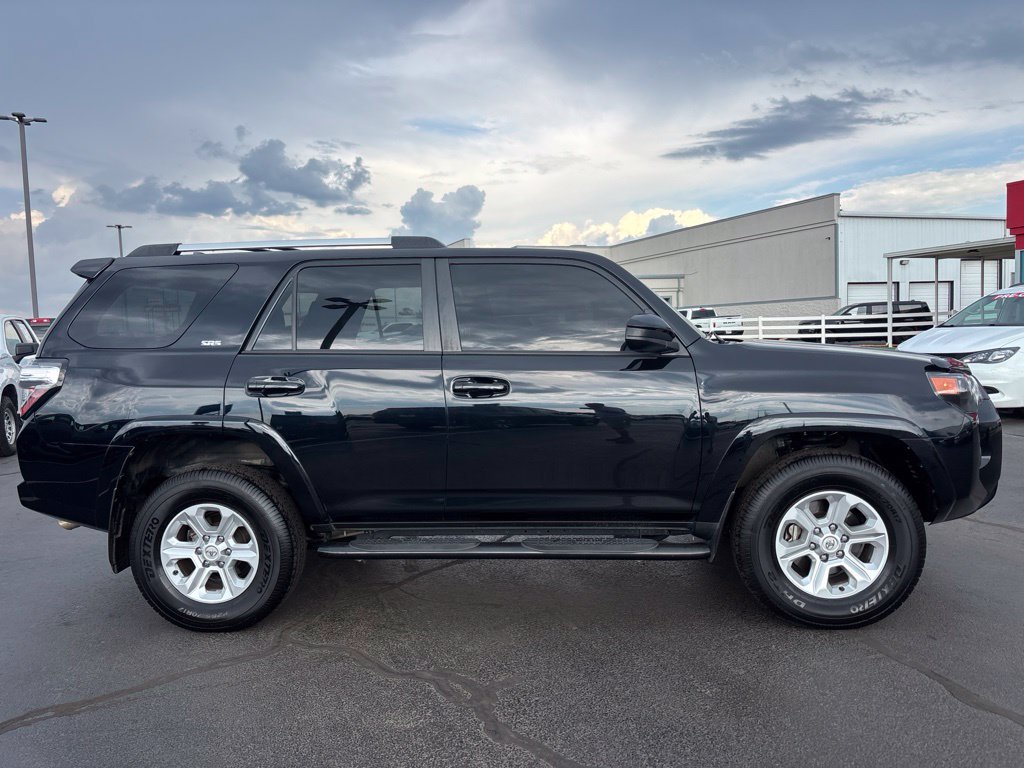 Used 2022 Toyota 4Runner SR5 AWD/4WD image 4