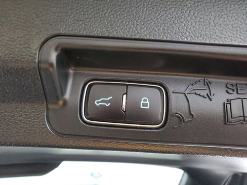 Used 2023 Ford Explorer Limited w/ Equipment Group 301A image 31