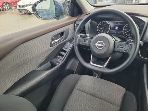 Certified 2023 Nissan Rogue SV FWD image 16
