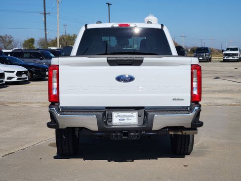 New 2026 Ford F250 XLT w/ FX4 Off-Road Package image 8