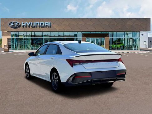 New 2026 Hyundai Elantra SEL Sport Premium image 5
