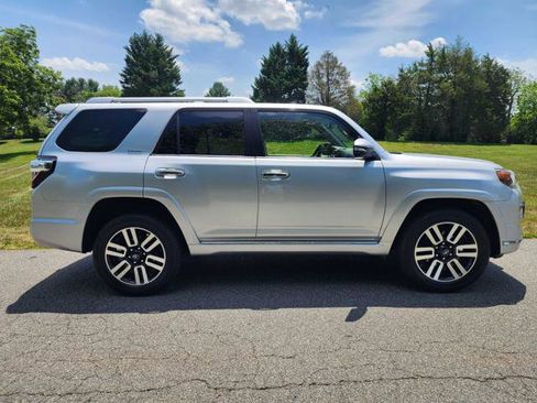 Used 2015 Toyota 4Runner Limited AWD/4WD image 5