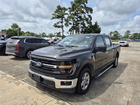Used 2024 Ford F150 XLT w/ Mobile Office Package RWD image 12