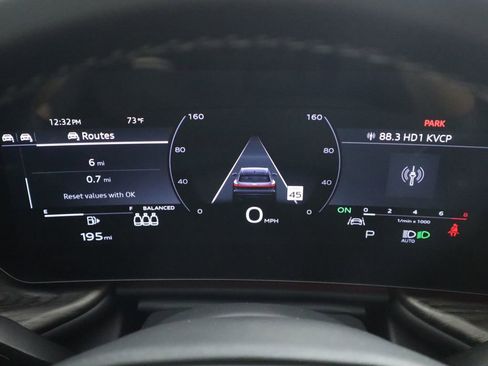 Used 2025 Audi Q5 Premium w/ Convenience Package image 34