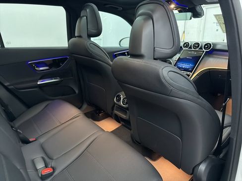 Used 2026 Mercedes-Benz GLC 300 image 25