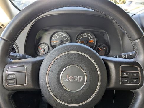 Used 2016 Jeep Patriot High Altitude image 35
