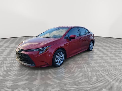 Used 2021 Toyota Corolla LE image 4