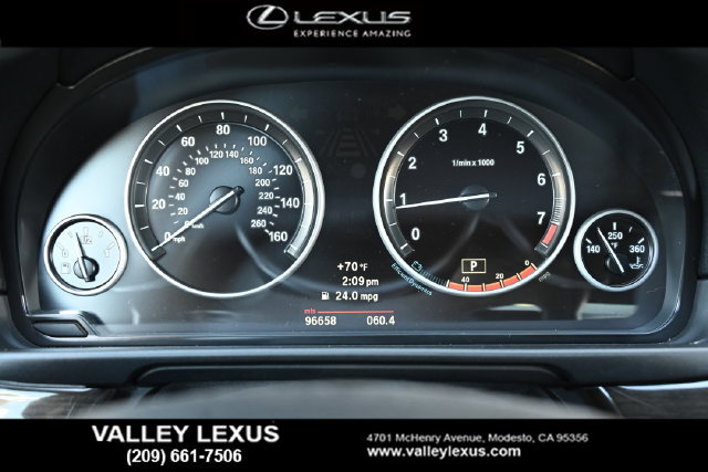 Used 2012 BMW 528i xDrive Sedan AWD/4WD image 11