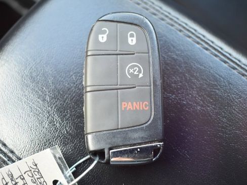 Used 2023 Jeep Compass Limited image 30