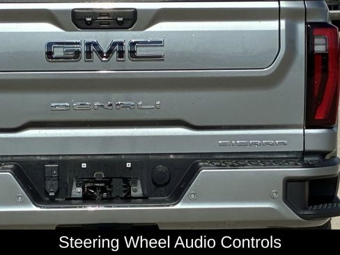 Used 2024 GMC Sierra 2500 Denali Ultimate image 5