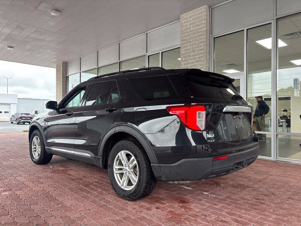 Used 2022 Ford Explorer XLT w/ Class IV Trailer Tow Package AWD/4WD image 10