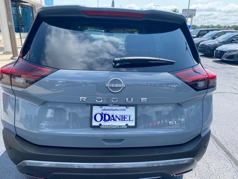 Used 2023 Nissan Rogue SL w/ SL Premium Package FWD image 5