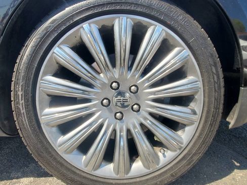 Used 2013 Lincoln MKS AWD image 22