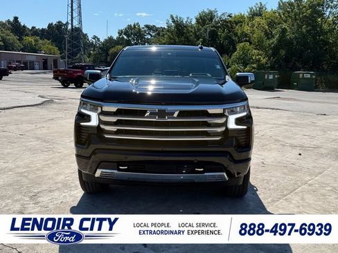 Used 2025 Chevrolet Silverado 1500 High Country w/ High Country Premium Package AWD/4WD image 8
