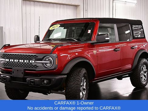 Used 2025 Ford Bronco Badlands AWD/4WD image 3