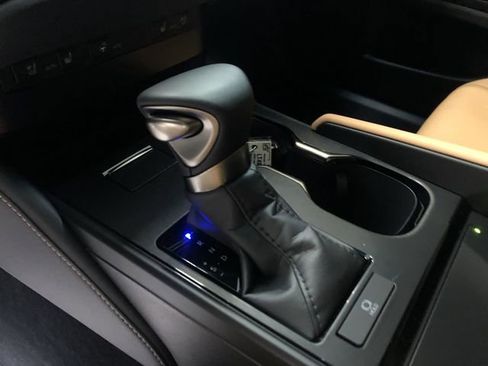 Used 2025 Lexus ES 350 w/ Premium Package image 25